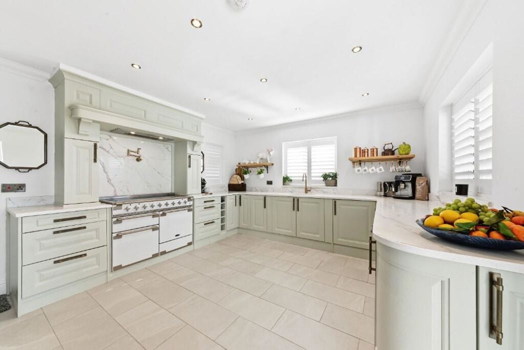 Property image 8 of 45