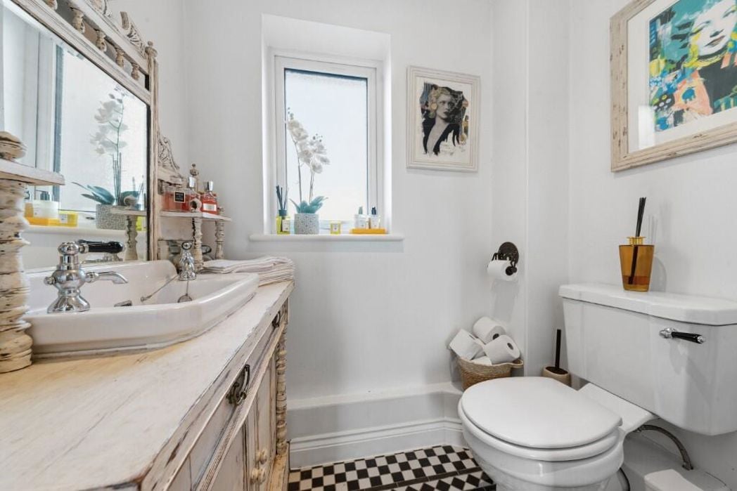 Property image 17 of 45