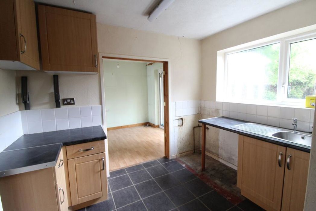 Property image 4 of 13