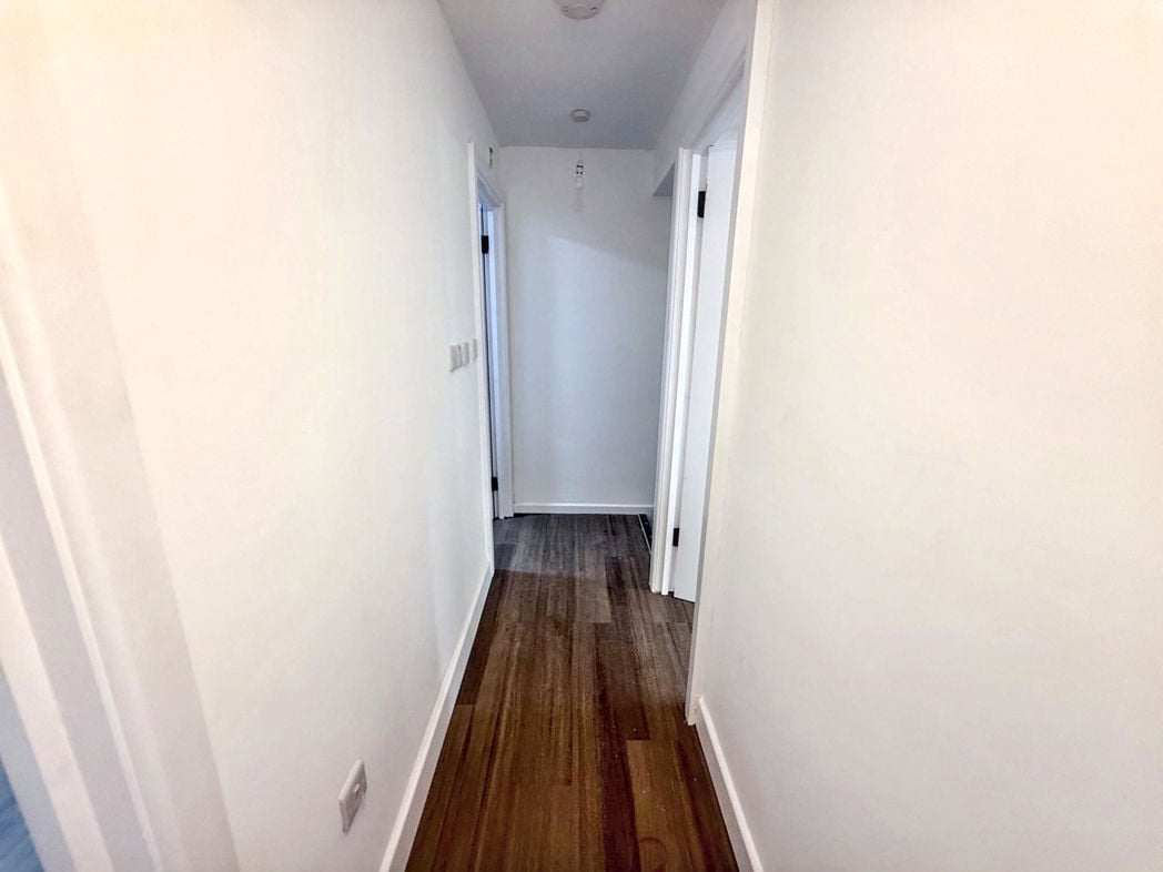 Property image 5 of 8