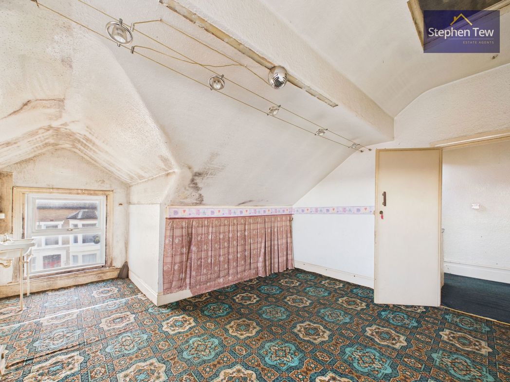 Property image 4 of 33