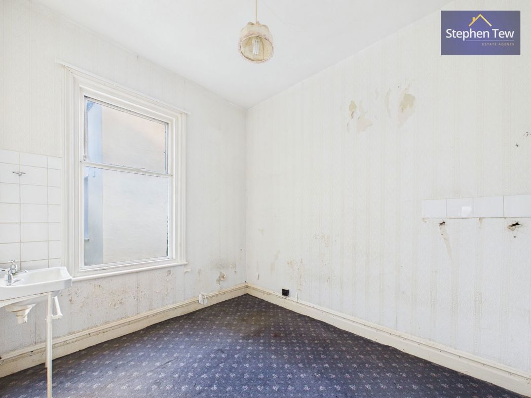 Property image 16 of 33