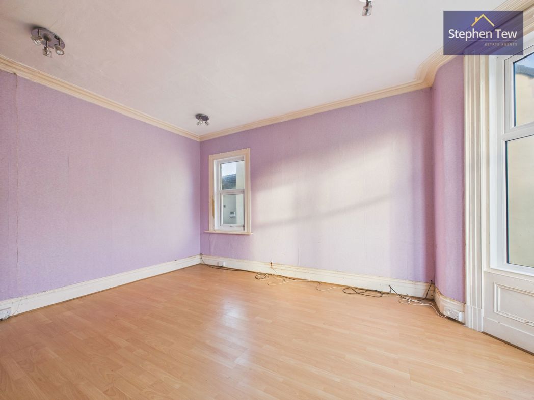Property image 18 of 33
