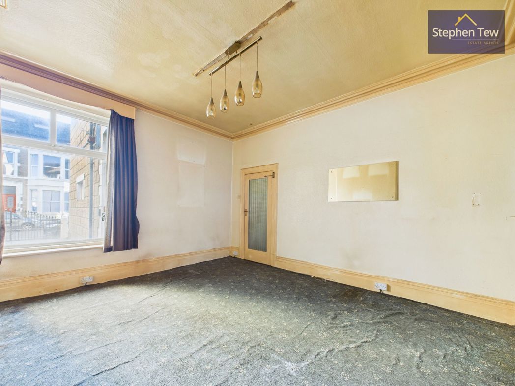 Property image 25 of 33