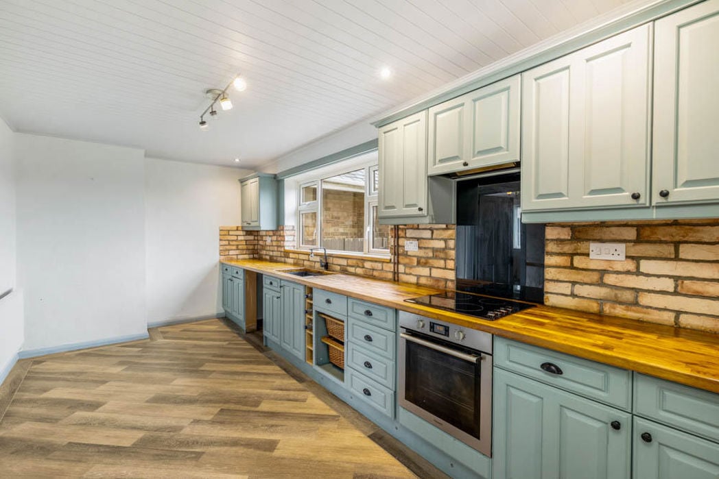 100, Boston, Lincolnshire, PE21 7AT