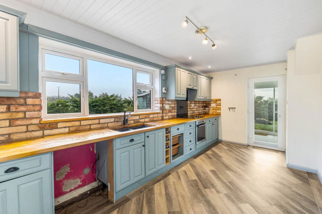 100, Boston, Lincolnshire, PE21 7AT