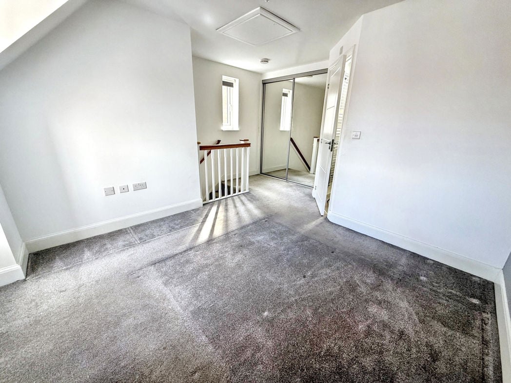 Property image 11 of 13