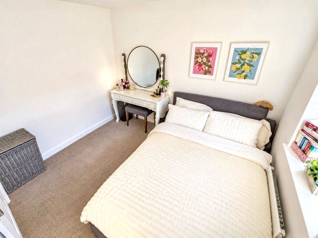 Property image 13 of 17