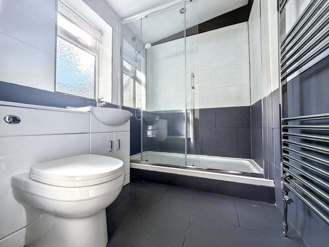 Property image 12 of 16