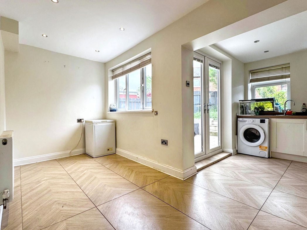 Property image 7 of 17