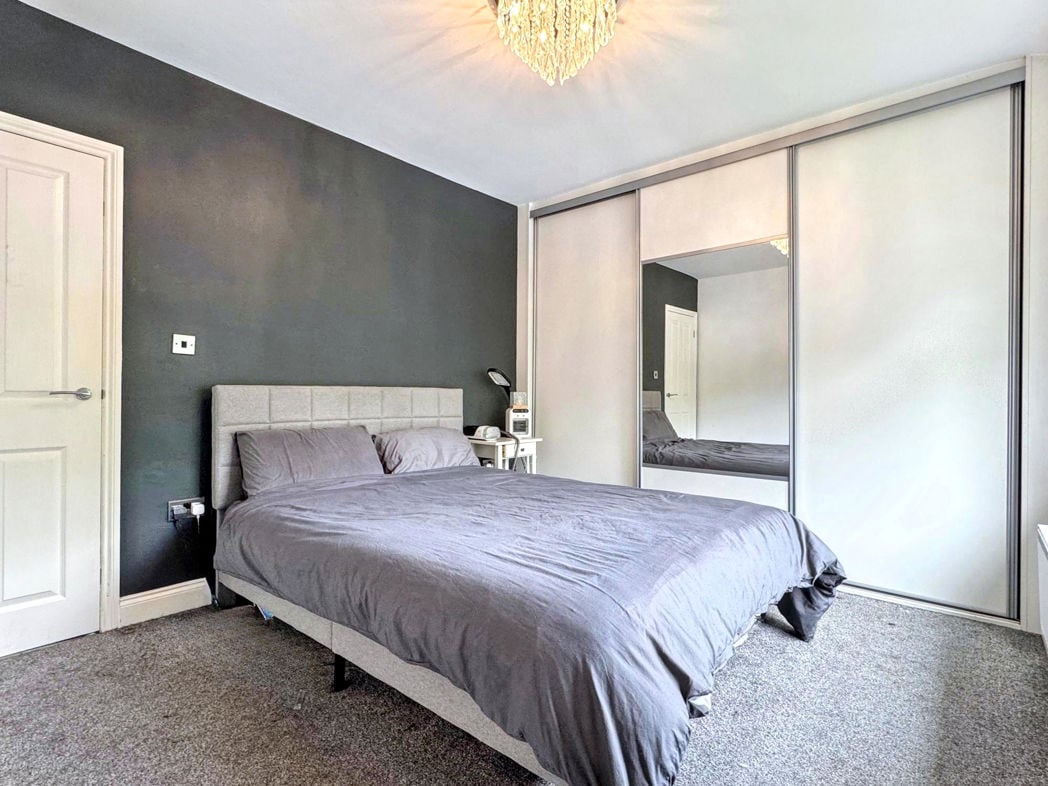 Property image 11 of 17