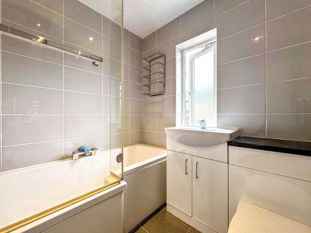 Property image 13 of 17