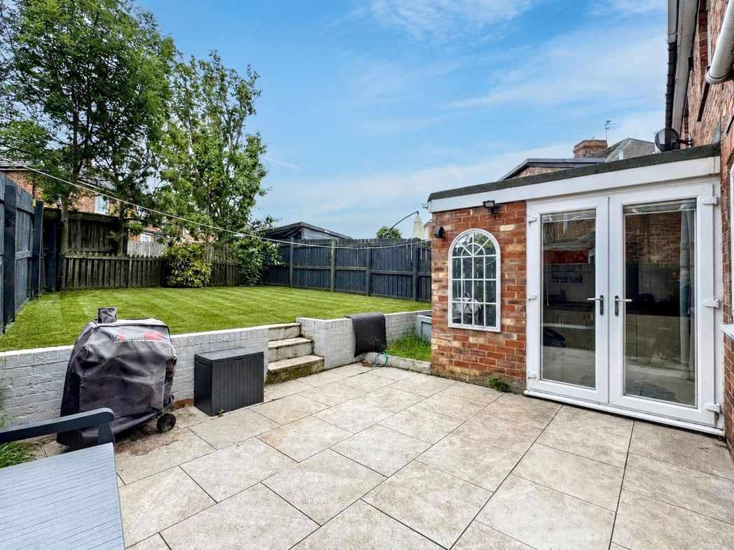 Property image 14 of 17