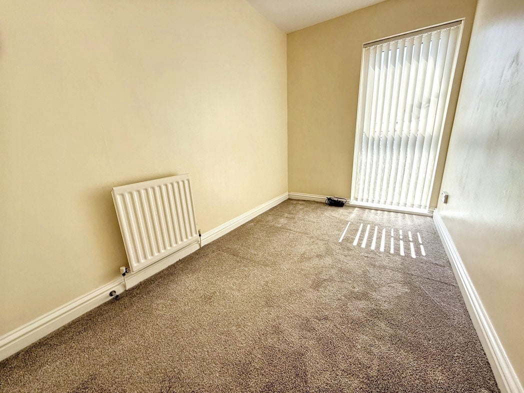 Property image 11 of 17