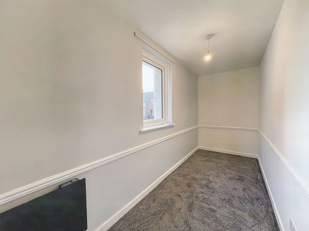 Property image 4 of 8