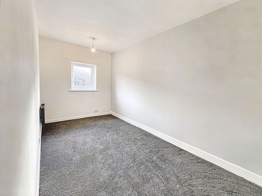 Property image 5 of 8