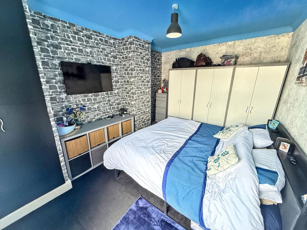 Property image 6 of 9