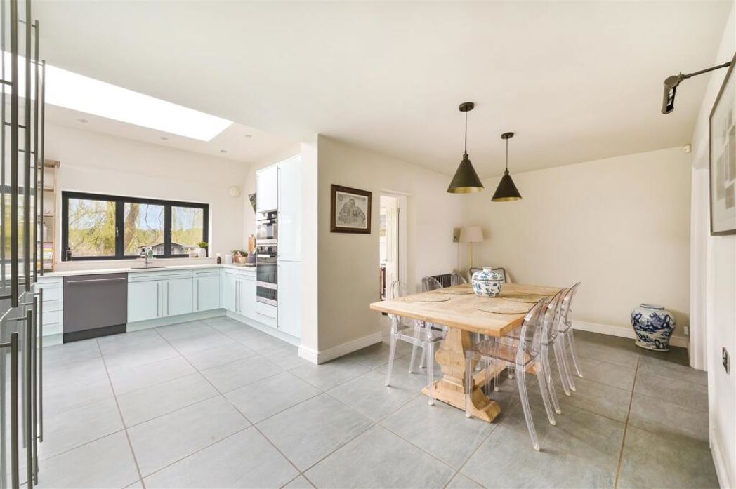 Property image 6 of 20
