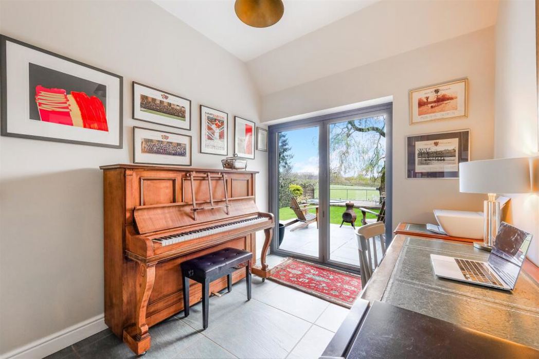 Property image 11 of 20