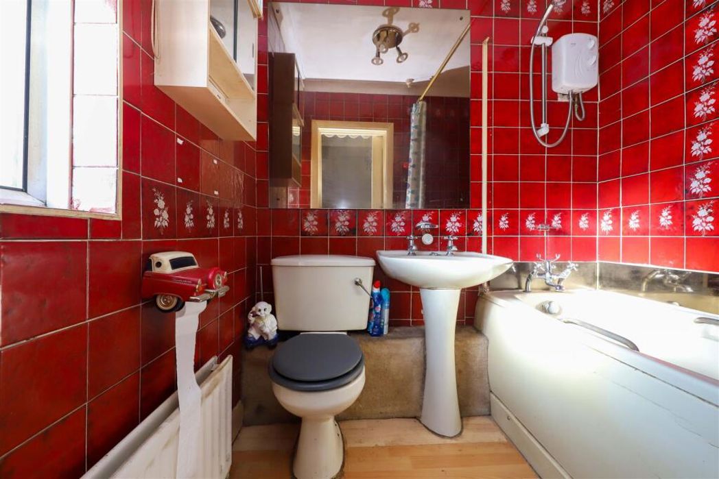Property image 5 of 9
