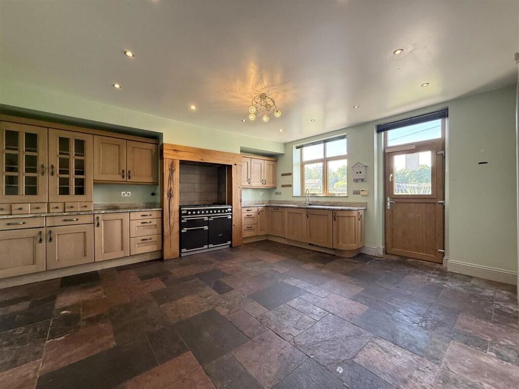 Property image 3 of 20