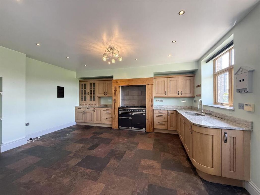 Property image 4 of 20