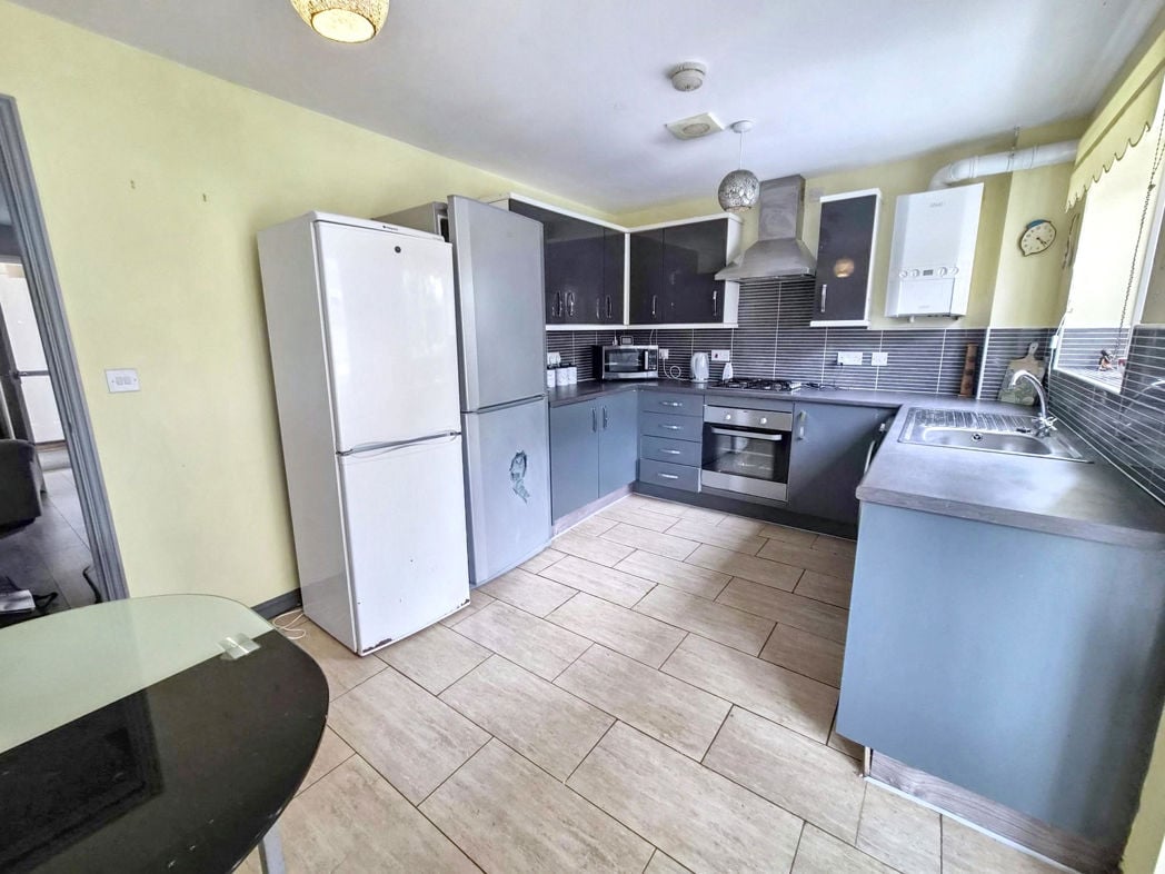 Property image 3 of 17