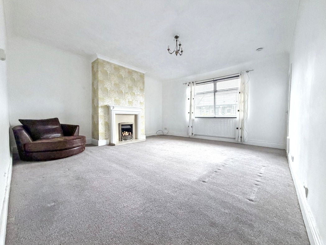 Property image 2 of 12