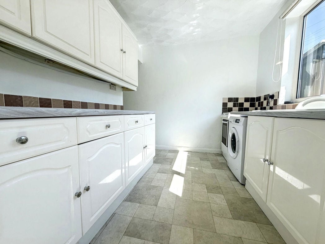 Property image 3 of 12