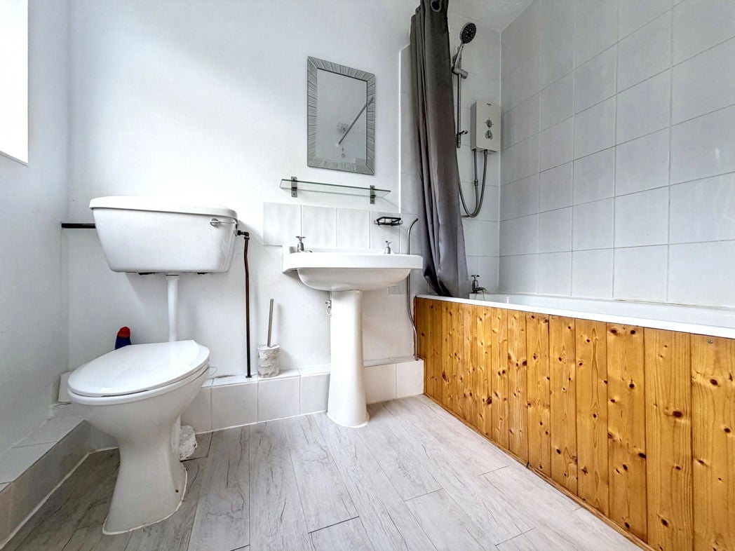 Property image 7 of 12