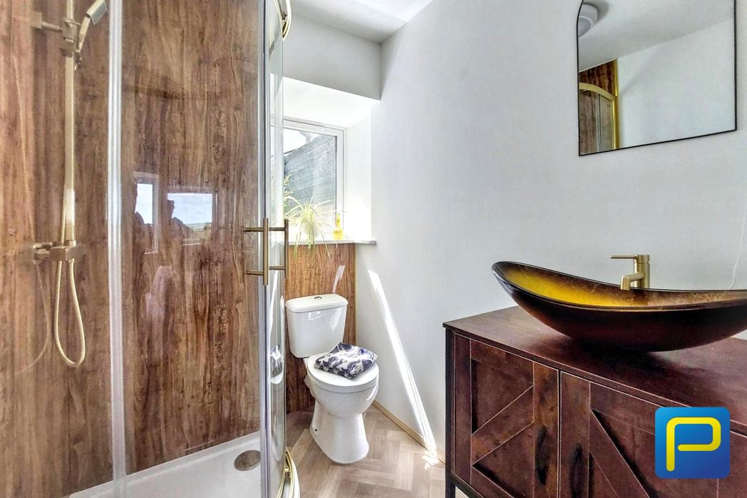 Bedroom Four En Suite