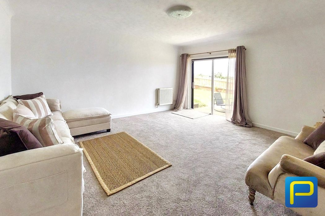 Master Bedroom/ Reception Room