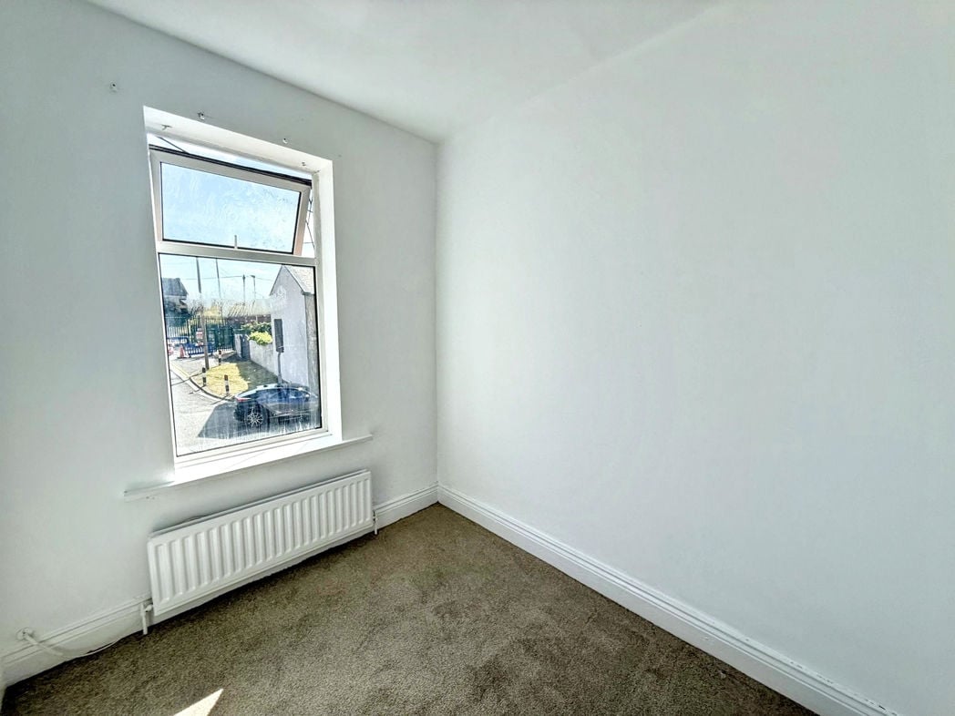 Property image 5 of 6