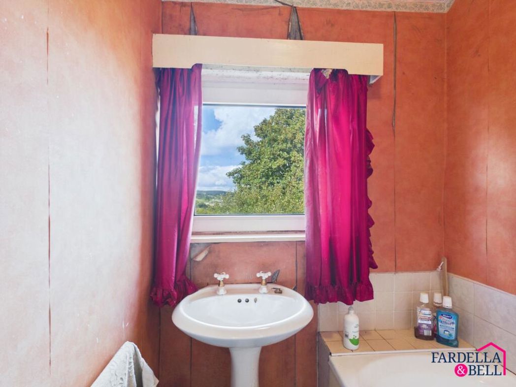Property image 13 of 21