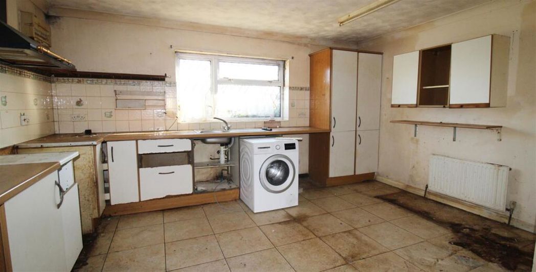 Property image 3 of 24