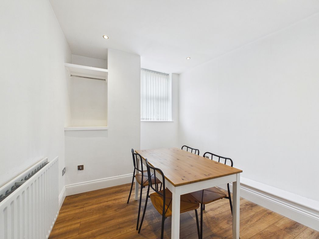 Property image 7 of 8