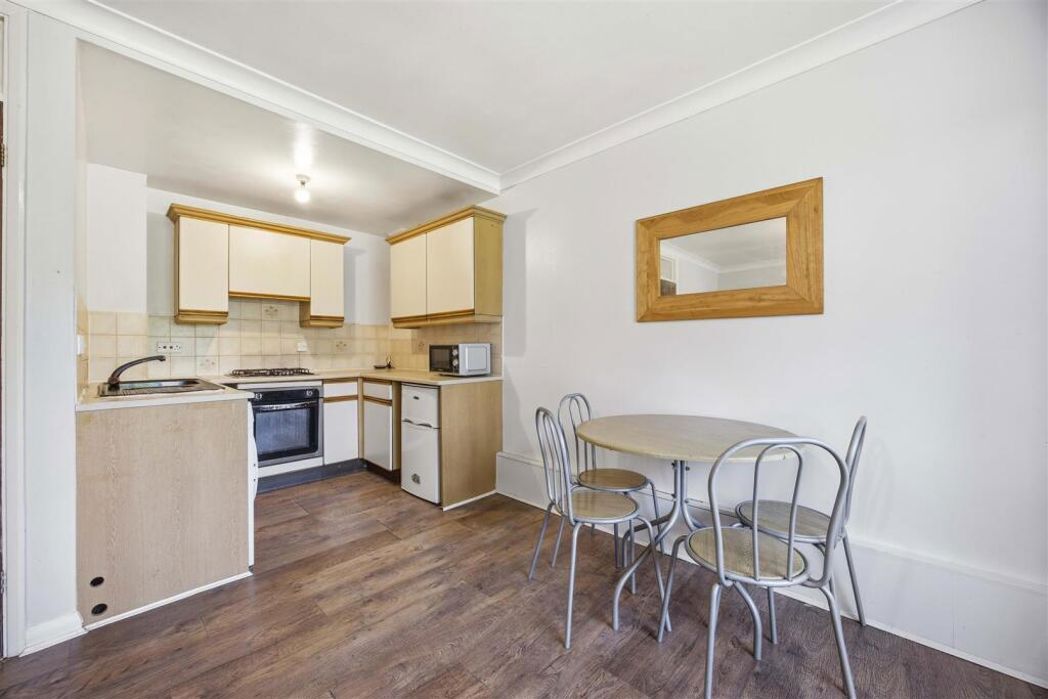 Property image 11 of 15