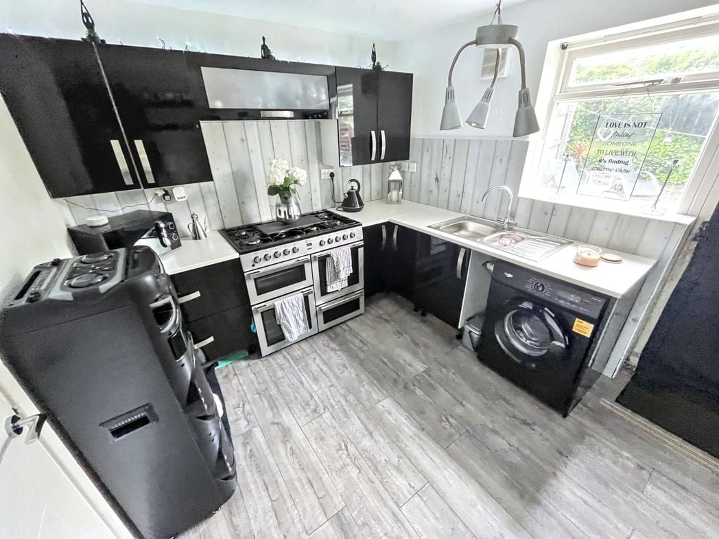 Property image 11 of 15