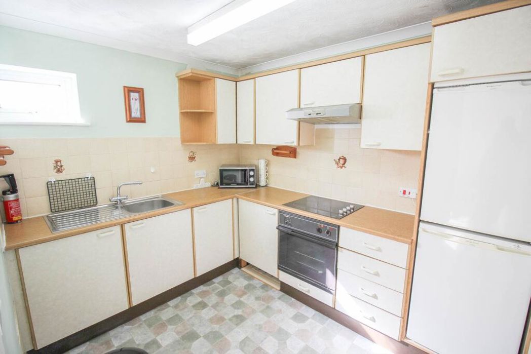 Property image 4 of 11