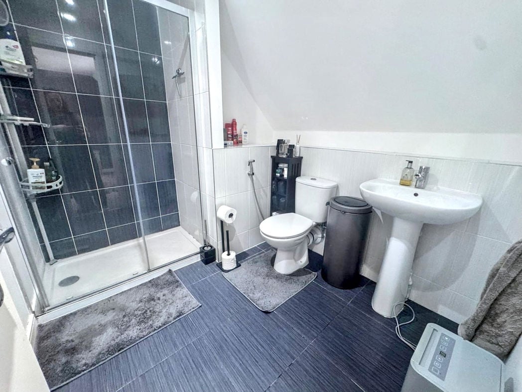 Property image 11 of 22