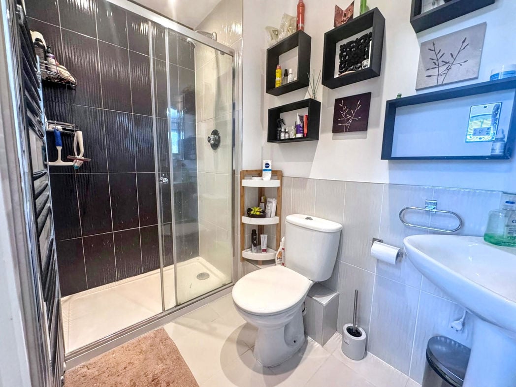 Property image 14 of 22