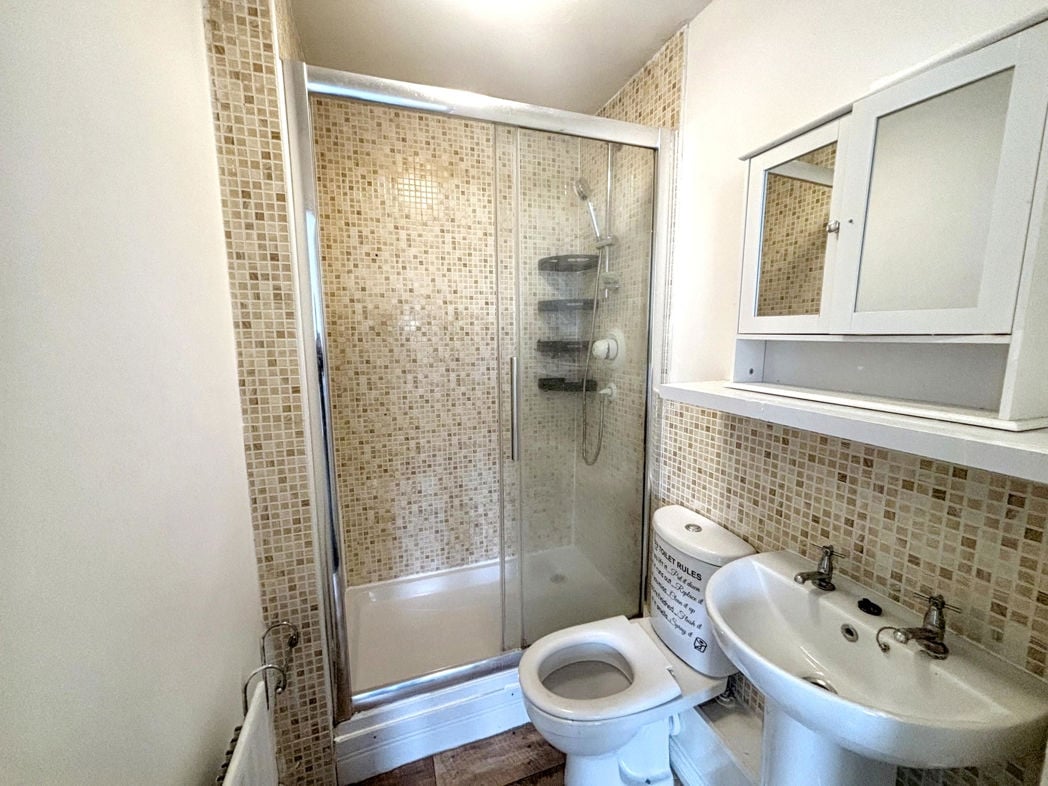 Property image 7 of 12