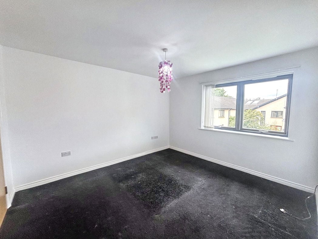Property image 6 of 12