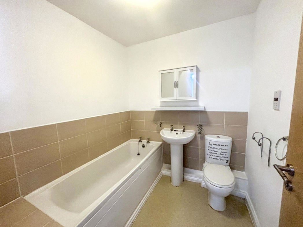 Property image 11 of 12