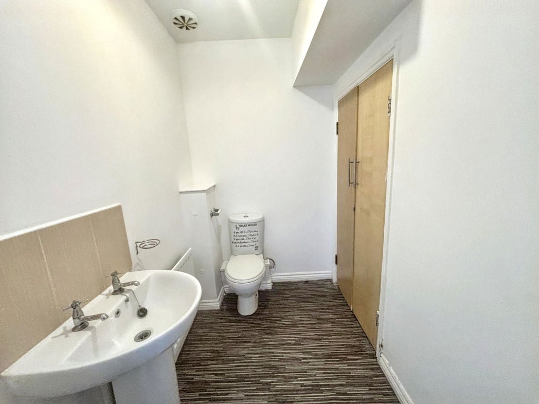 Property image 5 of 12