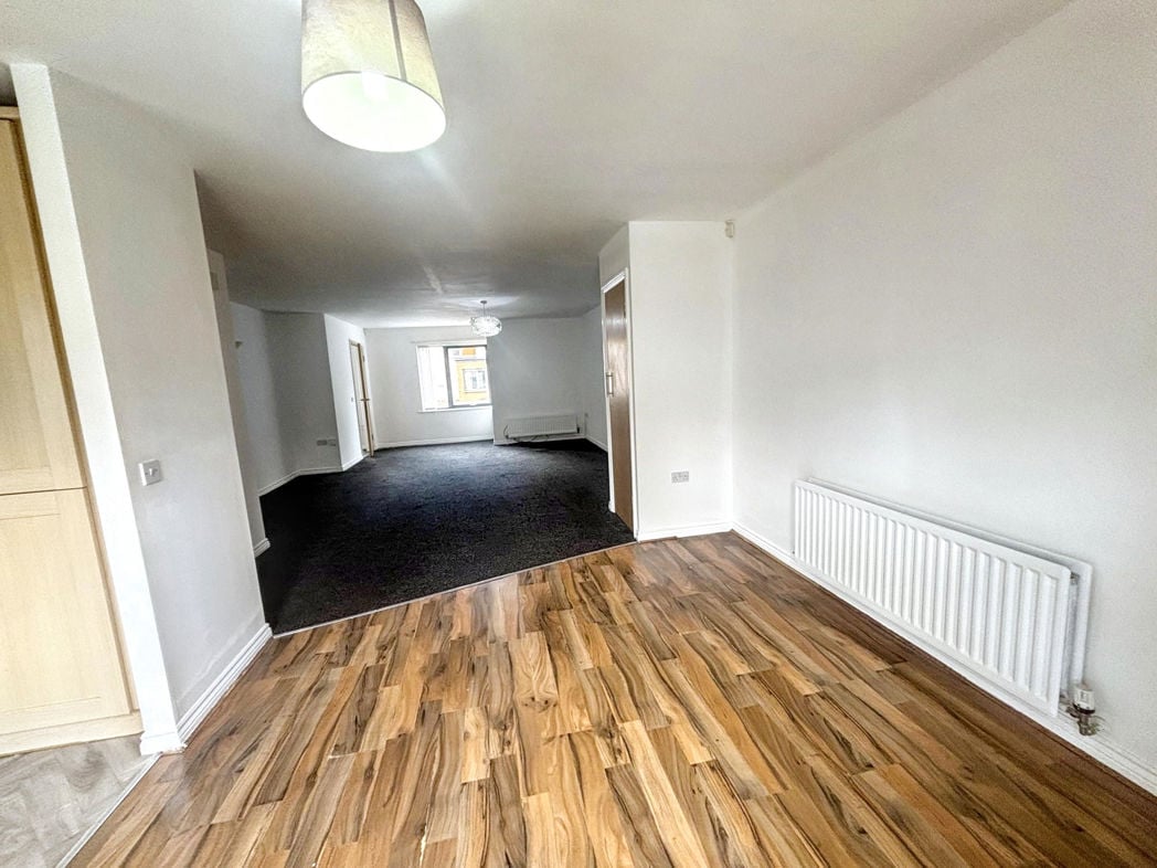 Property image 3 of 12