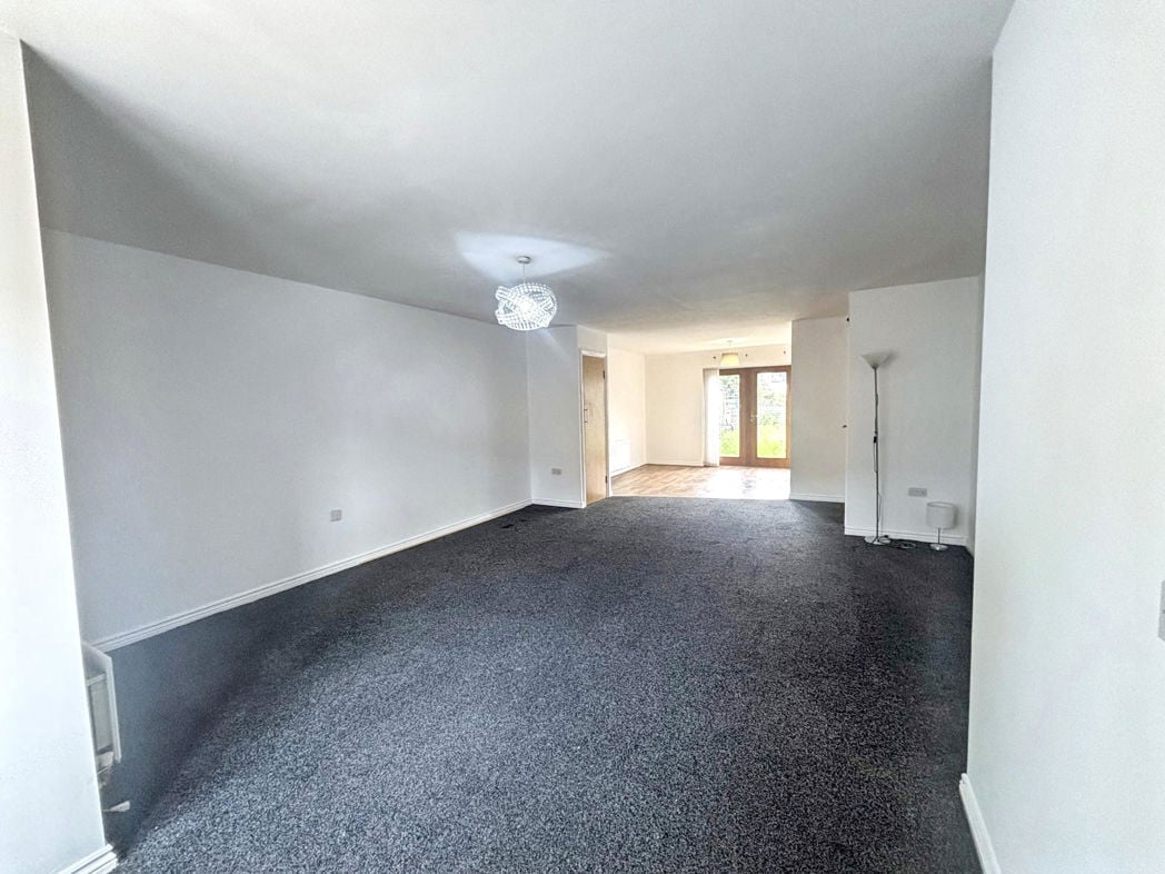 Property image 2 of 12