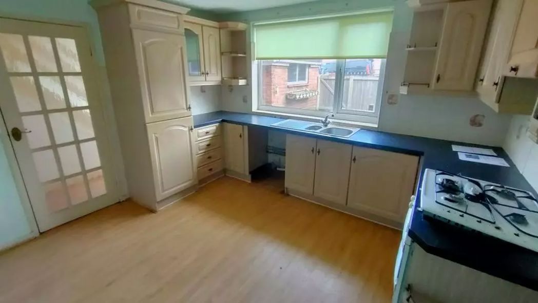 Property image 2 of 13