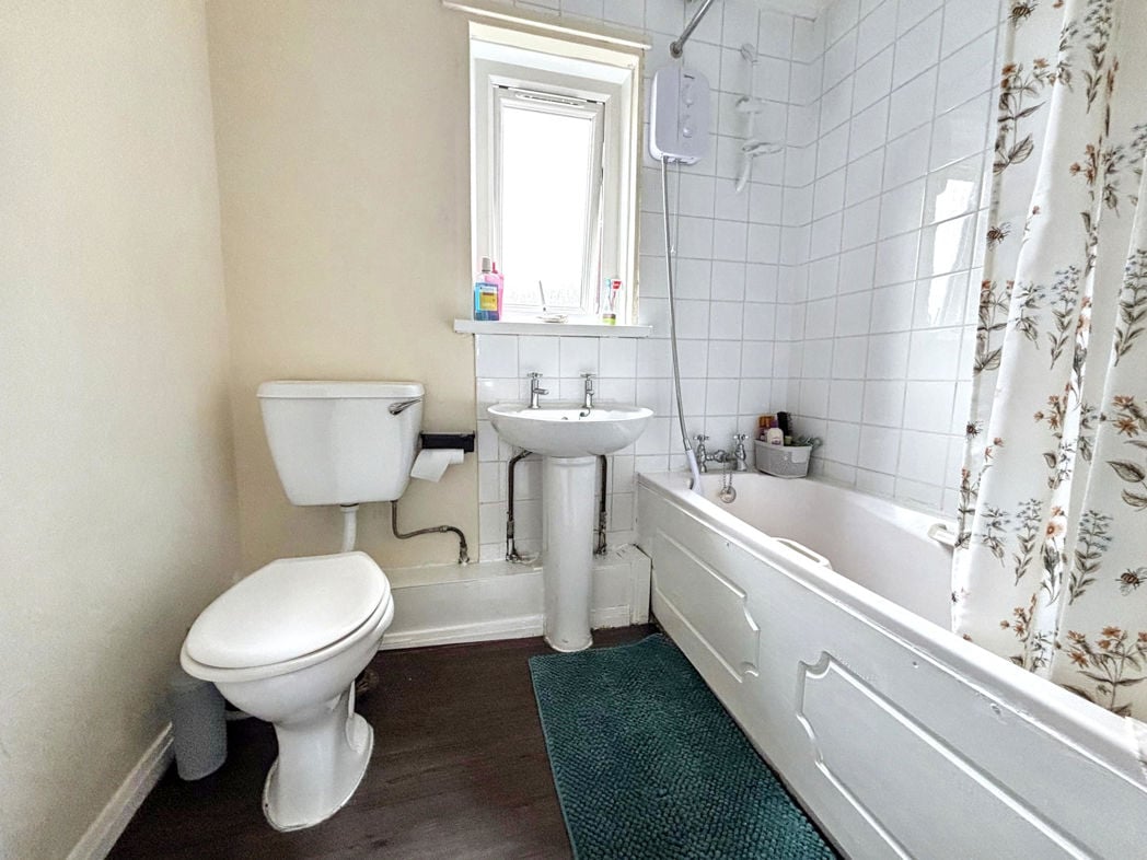 Property image 7 of 9