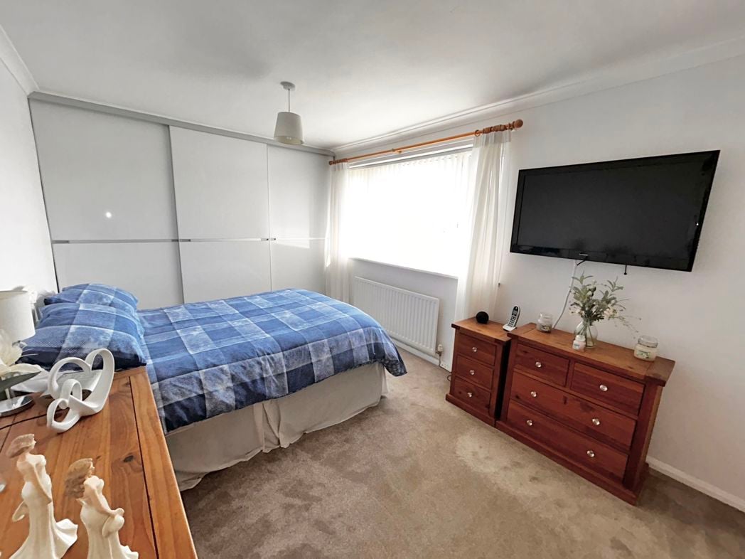 Property image 11 of 17